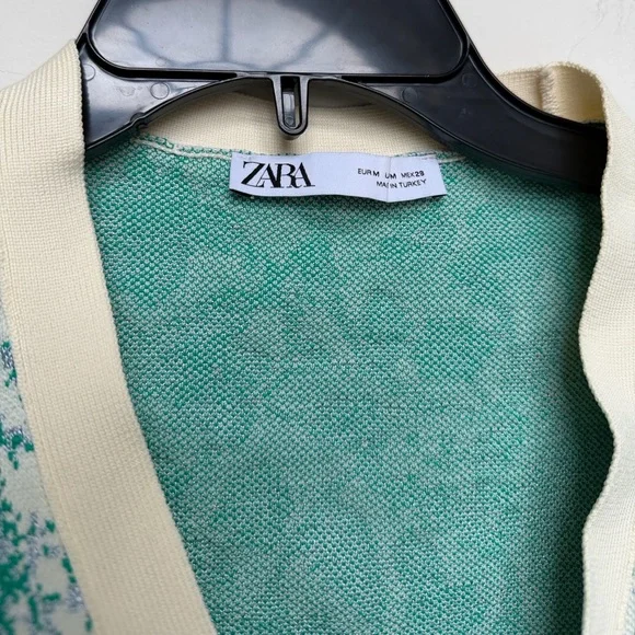 ZARA Jacquard Cream Silver Green Knit Cardigan Size Medium - Picture 3 of 4